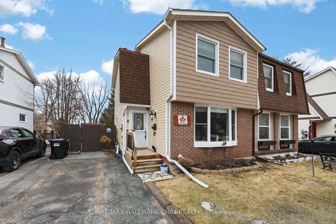Photo 3 at 15 Wilde Place, Letitia Heights, Barrie