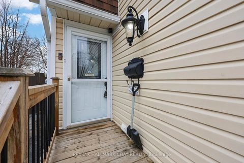 Photo 6 at 15 Wilde Place, Letitia Heights, Barrie