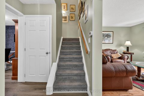 Photo 8 at 15 Wilde Place, Letitia Heights, Barrie