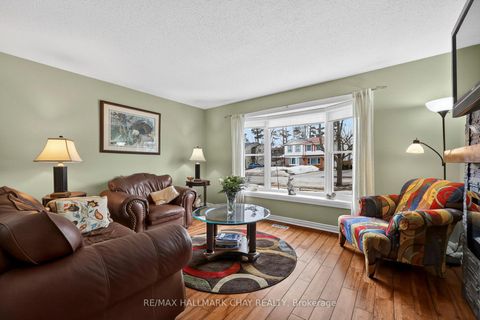 Photo 9 at 15 Wilde Place, Letitia Heights, Barrie