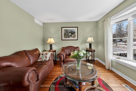 Photo 10 at 15 Wilde Place, Letitia Heights, Barrie