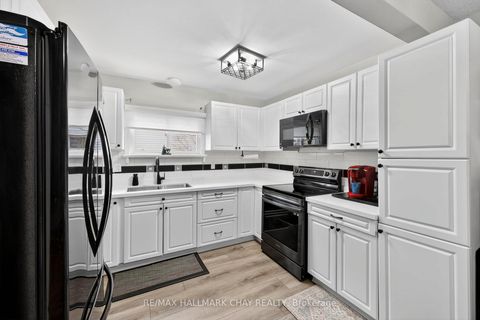 Photo 19 at 15 Wilde Place, Letitia Heights, Barrie