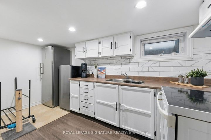 Photo 36 at 71 English Street, Brampton West, Brampton