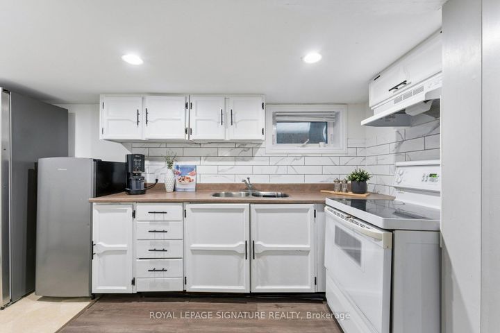 Photo 37 at 71 English Street, Brampton West, Brampton