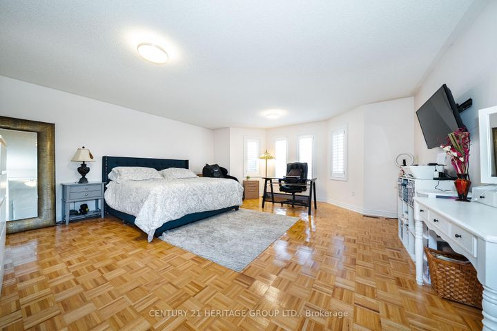 Photo 11 at 2211 Old Rutherford Road, Maple, Vaughan
