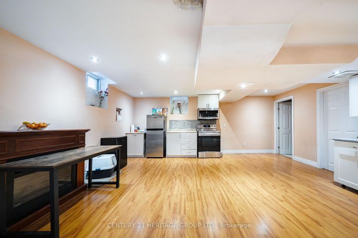 Photo 18 at 2211 Old Rutherford Road, Maple, Vaughan