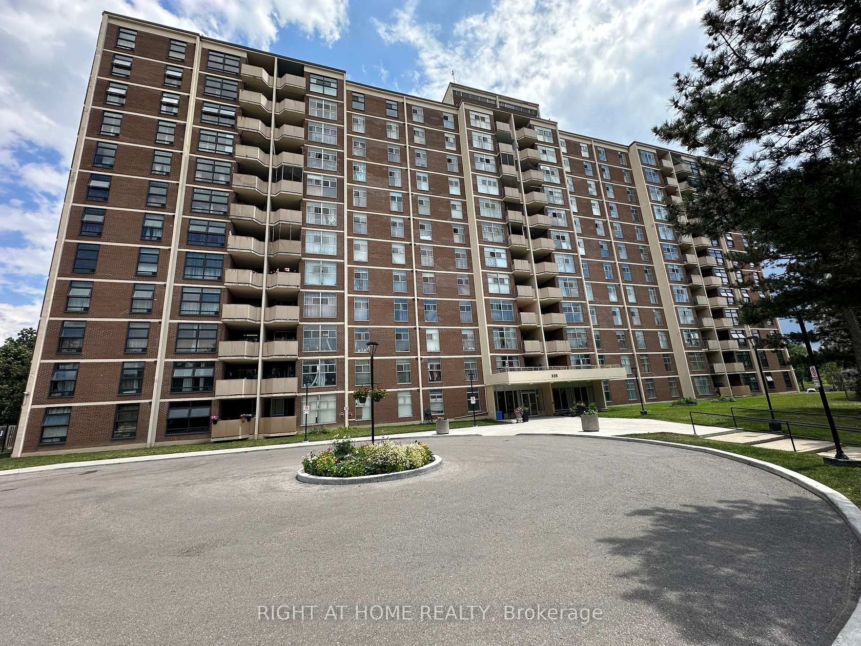 211 - 335 Driftwood Avenue, Black Creek, Toronto photo 2