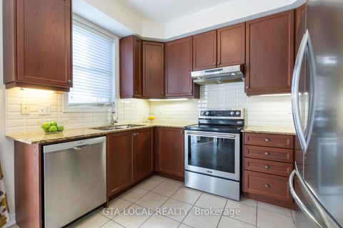 Photo 14 at 31 - 10 Porter Avenue W, West Woodbridge, Vaughan