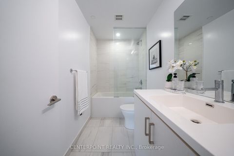 Photo 11 at 1910 - 38 Honeycrisp Crescent, Vaughan Corporate Centre, Vaughan