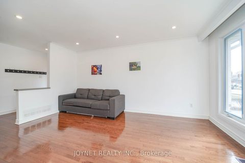 Photo 8 at 299 Palmer Avenue, Harding, Richmond Hill