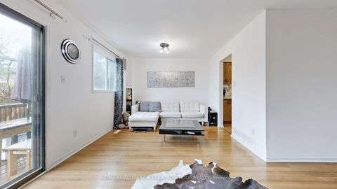 Photo 6 at 13 Don Head Village Boulevard, North Richvale, Richmond Hill