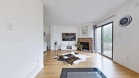 Photo 10 at 13 Don Head Village Boulevard, North Richvale, Richmond Hill