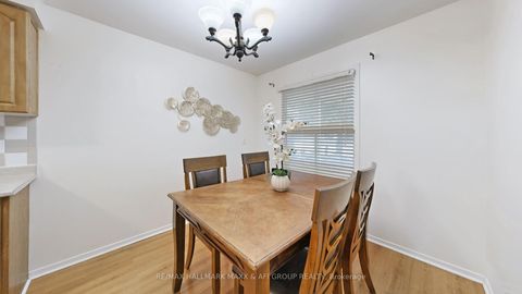 Photo 11 at 13 Don Head Village Boulevard, North Richvale, Richmond Hill