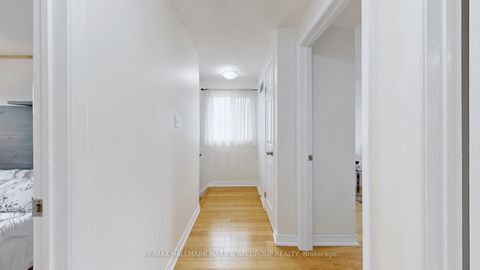 Photo 21 at 13 Don Head Village Boulevard, North Richvale, Richmond Hill