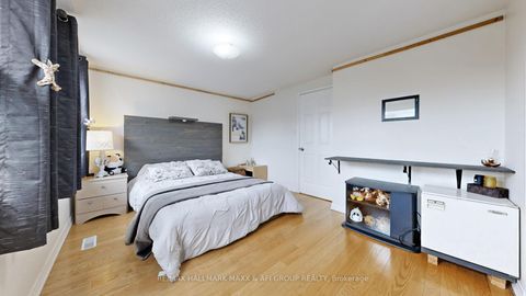 Photo 22 at 13 Don Head Village Boulevard, North Richvale, Richmond Hill