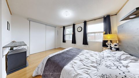 Photo 23 at 13 Don Head Village Boulevard, North Richvale, Richmond Hill