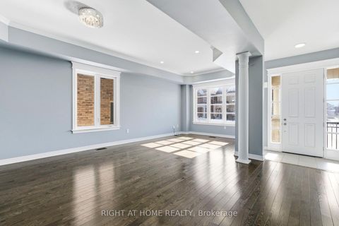 Photo 3 at 200 Paradelle Drive, Oak Ridges Lake Wilcox, Richmond Hill