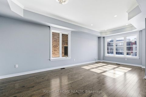 Photo 7 at 200 Paradelle Drive, Oak Ridges Lake Wilcox, Richmond Hill