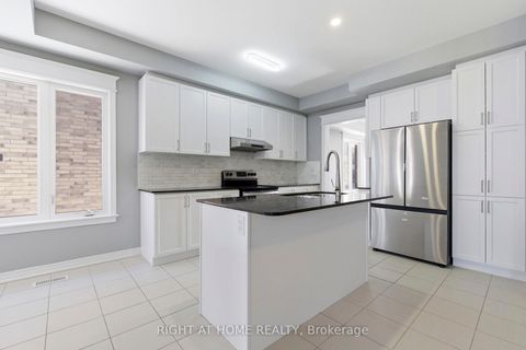 Photo 11 at 200 Paradelle Drive, Oak Ridges Lake Wilcox, Richmond Hill