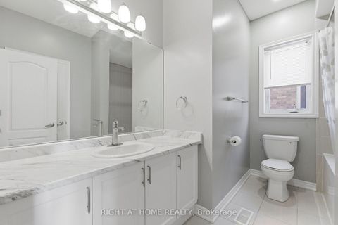 Photo 28 at 200 Paradelle Drive, Oak Ridges Lake Wilcox, Richmond Hill