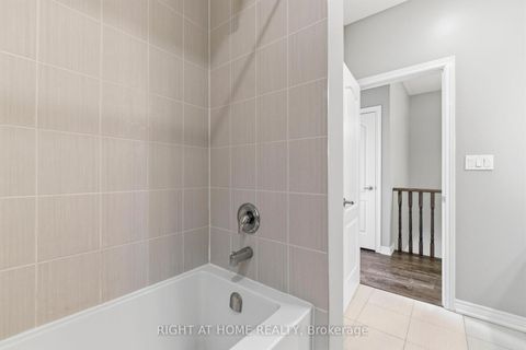 Photo 29 at 200 Paradelle Drive, Oak Ridges Lake Wilcox, Richmond Hill