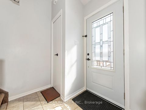 Photo 4 at 203 Burns Circle, Northwest, Barrie