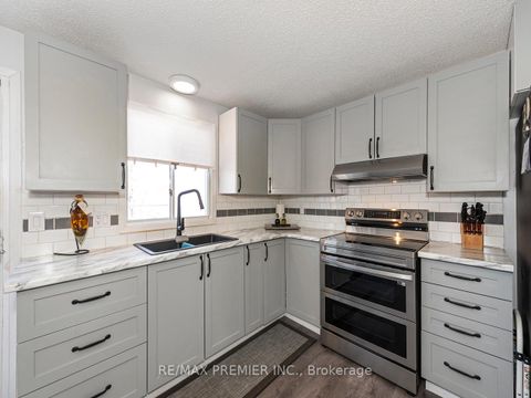 Photo 17 at 203 Burns Circle, Northwest, Barrie