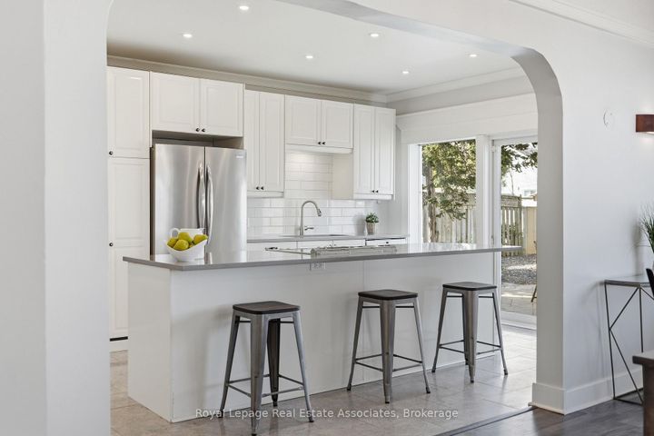 Photo 13 at 56 King Street, Georgetown, Halton Hills