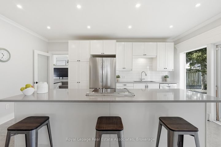 Photo 14 at 56 King Street, Georgetown, Halton Hills