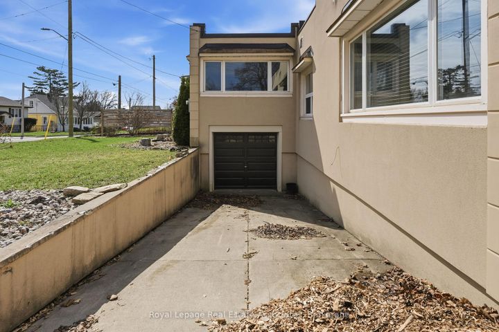 Photo 36 at 56 King Street, Georgetown, Halton Hills