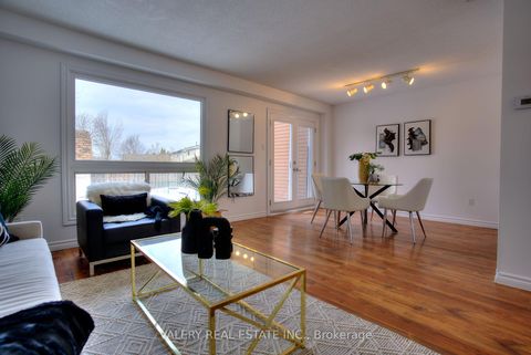 Photo 3 at 24 Lampman Ln Lane, Letitia Heights, Barrie