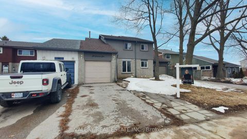 Photo 6 at 24 Lampman Ln Lane, Letitia Heights, Barrie