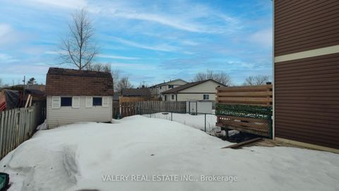 Photo 10 at 24 Lampman Ln Lane, Letitia Heights, Barrie