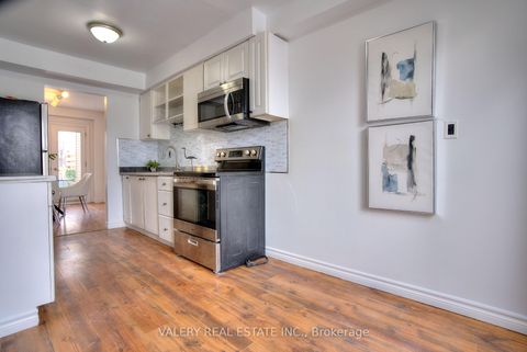 Photo 12 at 24 Lampman Ln Lane, Letitia Heights, Barrie