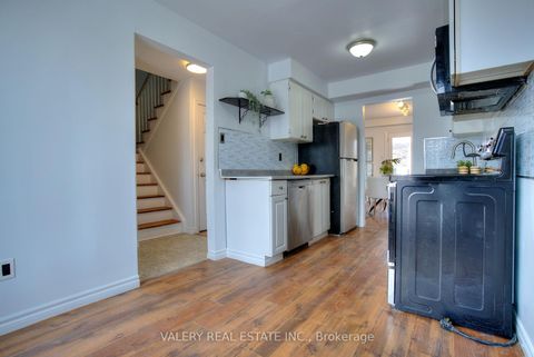 Photo 13 at 24 Lampman Ln Lane, Letitia Heights, Barrie