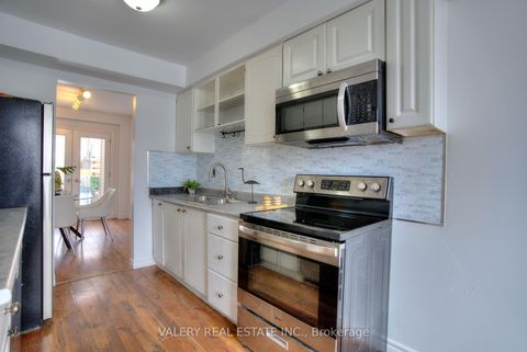 Photo 16 at 24 Lampman Ln Lane, Letitia Heights, Barrie