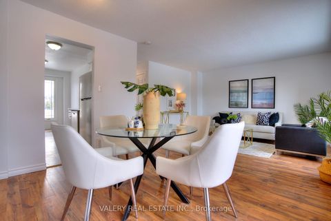 Photo 17 at 24 Lampman Ln Lane, Letitia Heights, Barrie