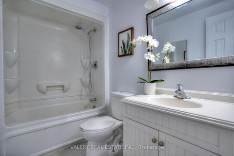 Photo 27 at 24 Lampman Ln Lane, Letitia Heights, Barrie