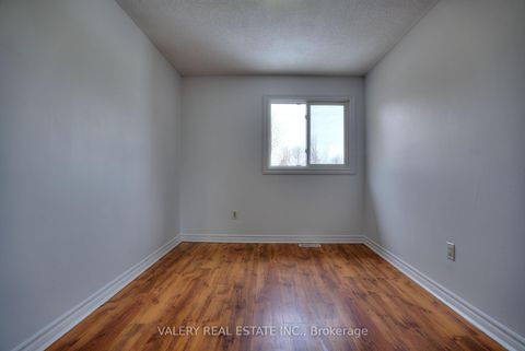 Photo 28 at 24 Lampman Ln Lane, Letitia Heights, Barrie