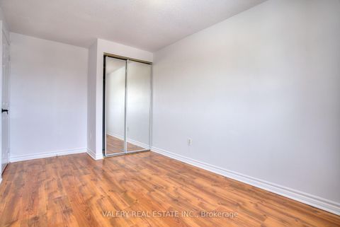 Photo 30 at 24 Lampman Ln Lane, Letitia Heights, Barrie