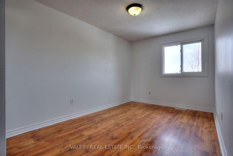 Photo 31 at 24 Lampman Ln Lane, Letitia Heights, Barrie