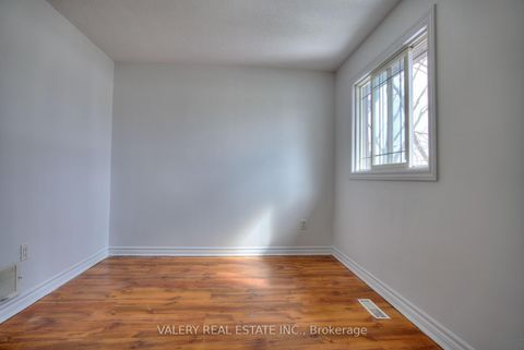 Photo 32 at 24 Lampman Ln Lane, Letitia Heights, Barrie