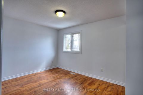 Photo 35 at 24 Lampman Ln Lane, Letitia Heights, Barrie