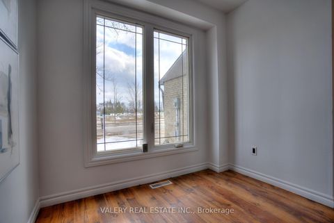 Photo 36 at 24 Lampman Ln Lane, Letitia Heights, Barrie