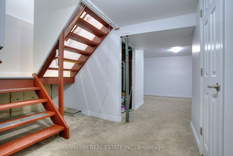 Photo 38 at 24 Lampman Ln Lane, Letitia Heights, Barrie