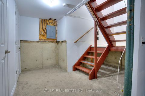 Photo 39 at 24 Lampman Ln Lane, Letitia Heights, Barrie