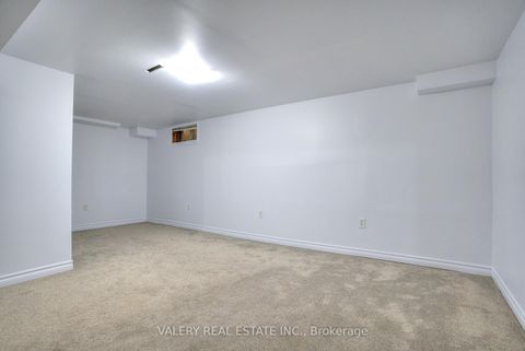 Photo 41 at 24 Lampman Ln Lane, Letitia Heights, Barrie