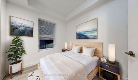 Photo 3 at TH 1 - 260 Finch Avenue E, Newtonbrook East, Toronto