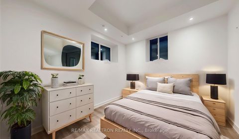 Photo 5 at TH 1 - 260 Finch Avenue E, Newtonbrook East, Toronto