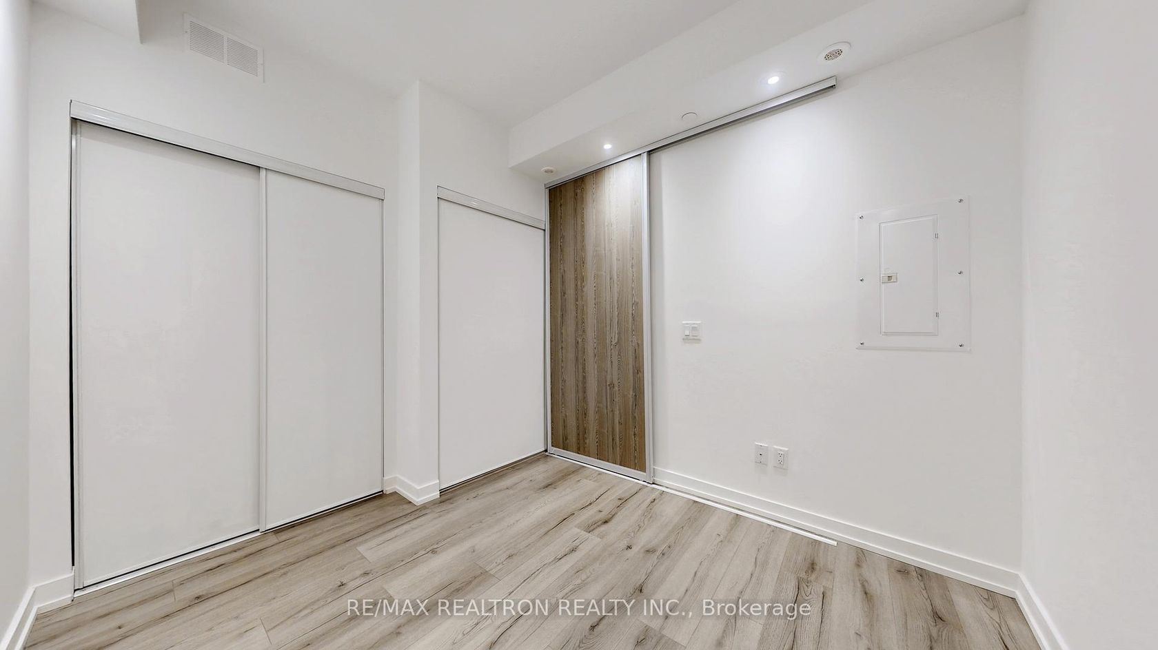 TH 1 - 260 Finch Avenue E, Newtonbrook East, Toronto photo 1